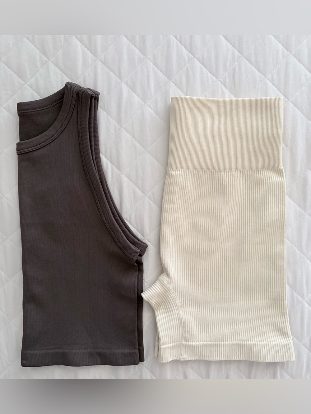 OQQ Ribbed Seamless Two Piece Set - Crop Tank Top & Biker Shorts Size Medium NEW